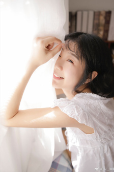 李思彤